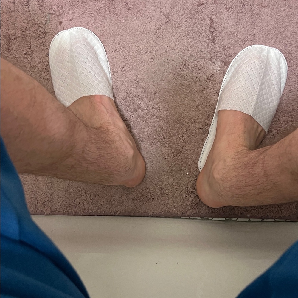 Hotel style one-time slippers - Picture 3 of 11